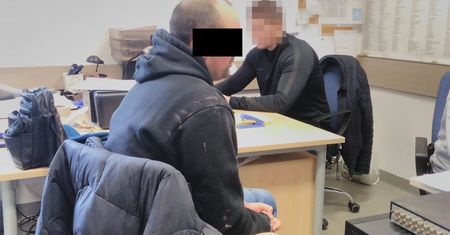Nielegalnie handlowali skarbami. Niektóre miały prawie 2,5 tys lat!
