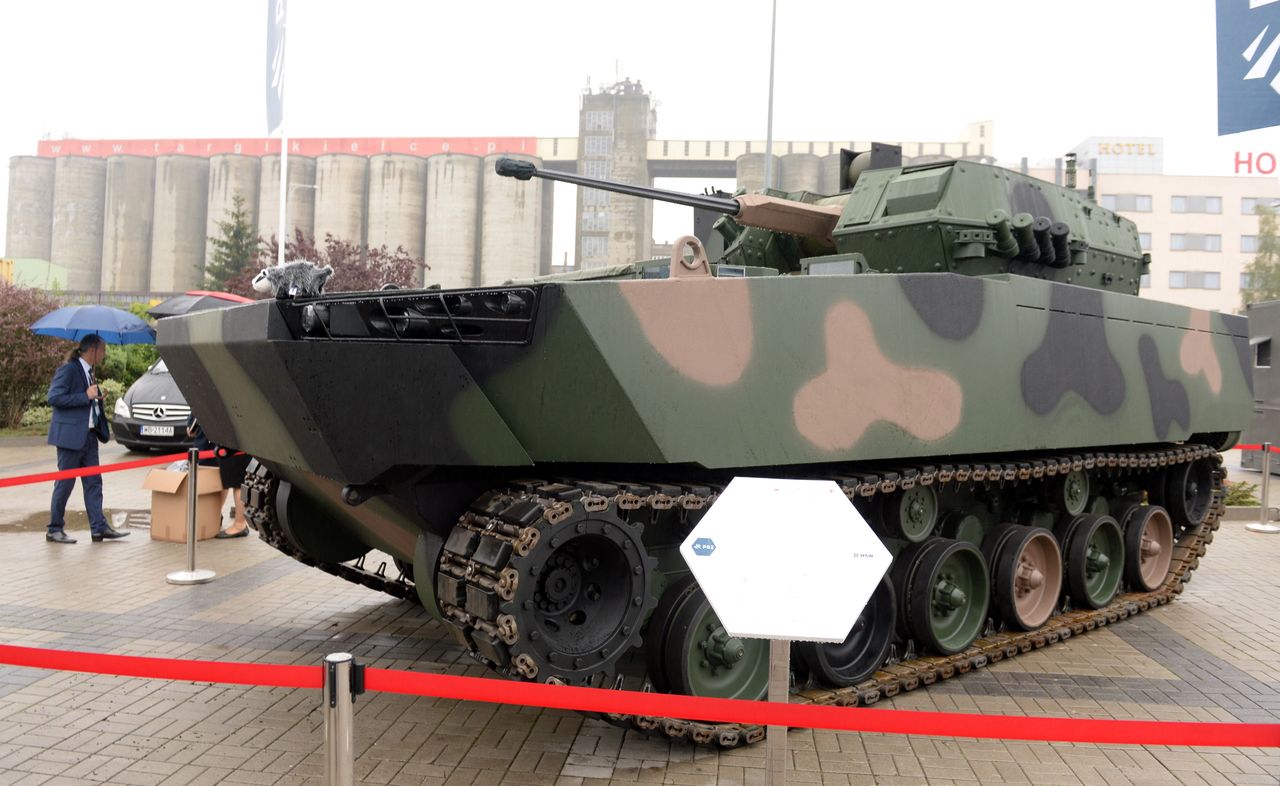 Borsuk ma być przyszłością polskiej armii. Po raz pierwszy prototyp pojazdu zaprezentowano publicznie