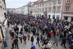 Marsz w Warszawie. Jedna rzecz rzuca się w oczy