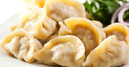 Pierogi ruskie, z kapustą, grzybami, soczewicą i orzechami. To nasze propozycje na pyszny farsz