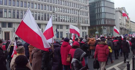 85 proc. z nas nie jest dumnych ze swojej narodowości. Ale nie wstydzimy się disco polo