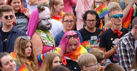 Marsz Równości w Katowicach. "Czasy takie niespokojne, nieśmy miłość, a nie wojnę!"