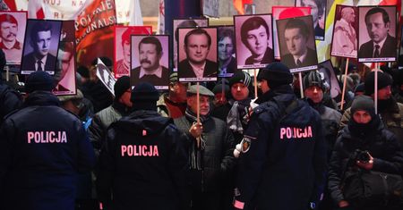 Tłumy na ulicach Warszawy. Zobacz, co się dzieje