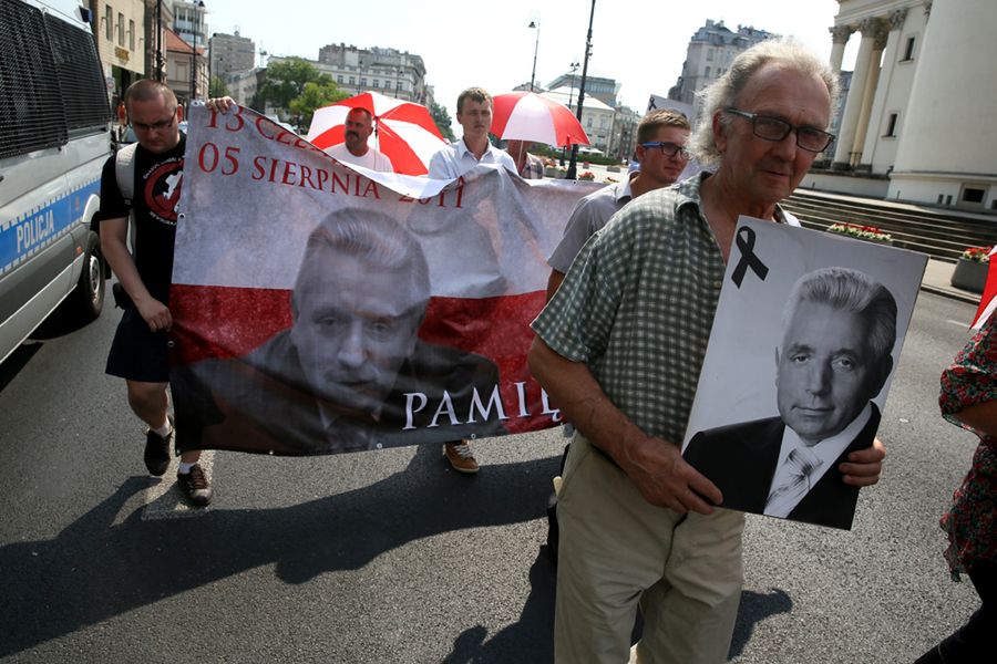 Marsz Pamięci Andrzeja Leppera na ulicach Warszawy w 2015 r. 