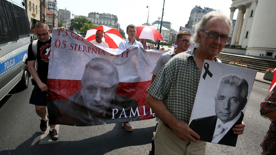 Marsz Pamięci Andrzeja Leppera na ulicach Warszawy w 2015 r. 