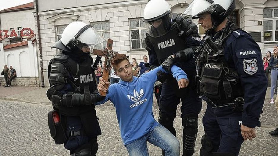 Jakub Baryła na Marszu Równości.