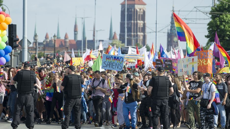 Trójmiejski Marsz Równości. W tym roku hasło imprezy to "miłość może tylko łączyć"