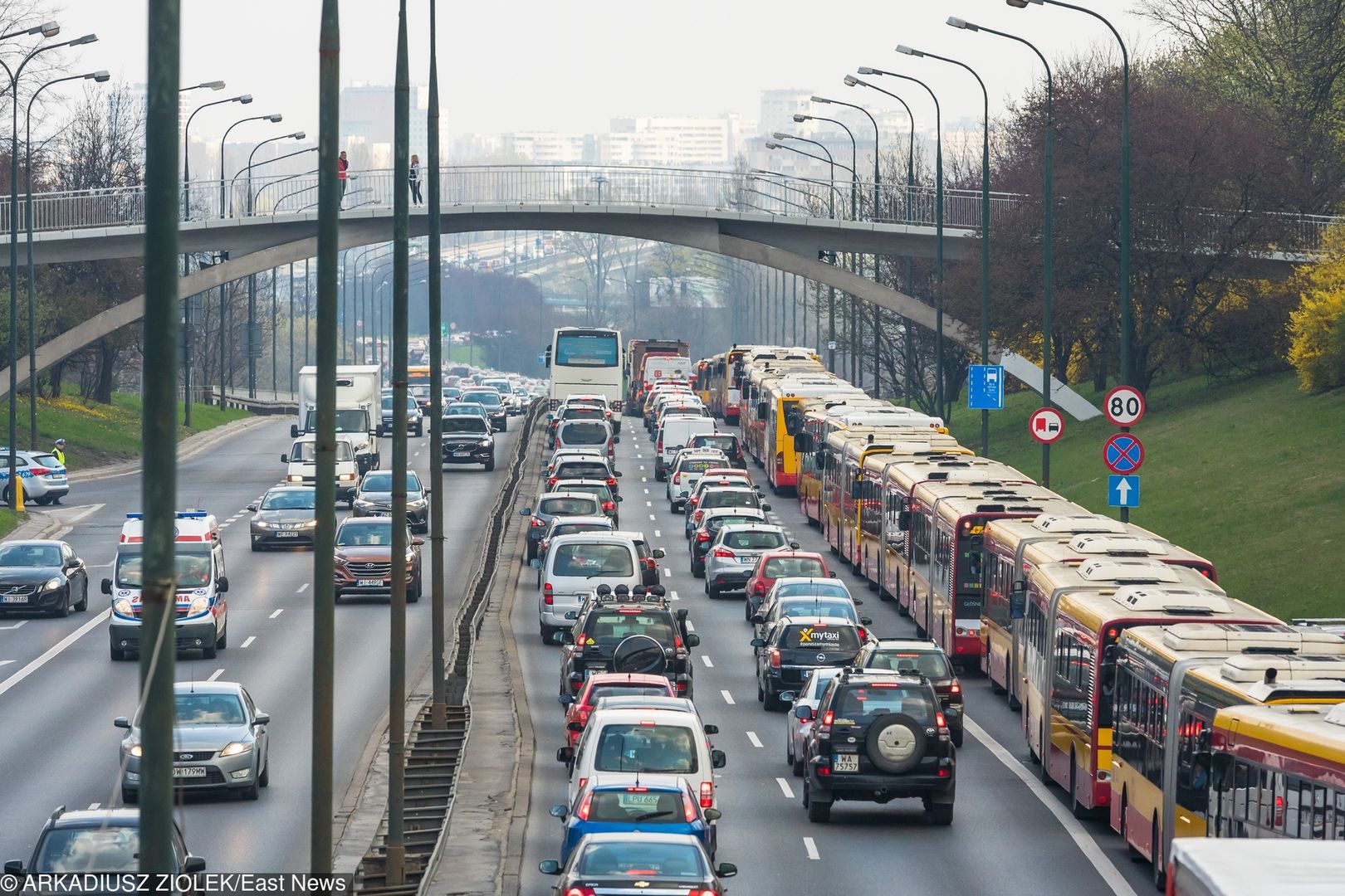 Warszawa. 10 proc. warszawiaków wyjeżdża na weekend z miasta.