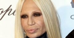 Dziwna twarz Donatelli Versace