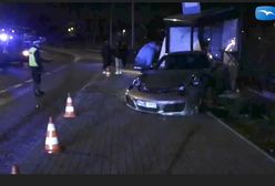 Porsche wjechało w przystanek w Gdańsku. Kierowca zgłosił się na policję