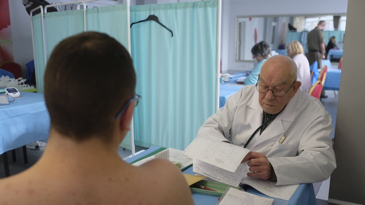 Nie ma komu orzekać. ZUS szuka lekarzy orzeczników