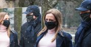 Pierwsze zdjęcia Jacka Kurskiego z ciężarną żoną. Paparazzi przyłapali ich jak wychodzą ze szpitala. Brzuszek jest już naprawdę spory