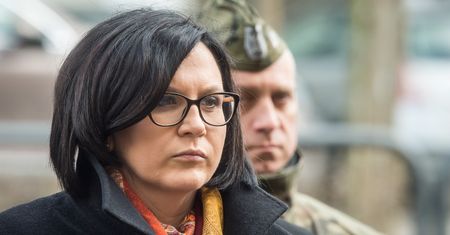 Makijażysta, krawiec i siłownia. Sadurską w PZU czeka więcej niż 90 tys. pensji