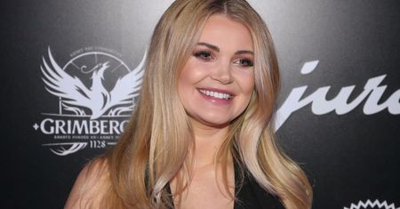 Edyta Folwarska pokazała ciążowy brzuszek. Na imprezę "Playboya" przyszła z partnerem