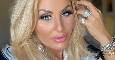 Dagmara Kaźmierska pręży apetyczny biust w panterkowym bikini. Widokiem zachwyceni internauci. "Tak trzeba żyć!"