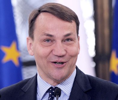 Sikorski o Kaczyńskim. "Naczelnik rakiem wycofuje się z kłamstwa smoleńskiego"