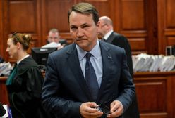 Radosław Sikorski ostro o zmianach PiS. "Żenująca szopka polityczna"