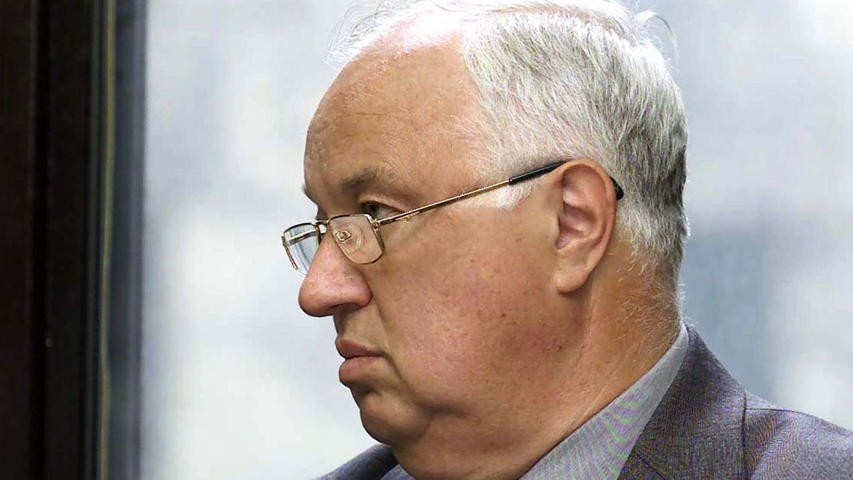 Warszawa,1.10.2002 r. Przywieczerski przed Sądem Okręgowym w Warszawie podczas procesu w sprawie FOZZ.