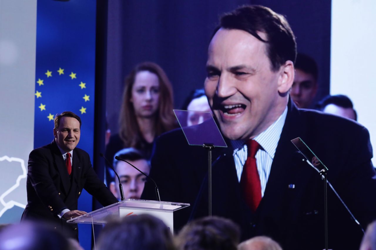 Sikorski do polityków z prawicy. "Jeżeli wszyscy mówią wam, że jesteście pijani to trzeba się przekimać"