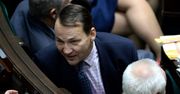 Radosław Sikorski narzeka na opóźnione zaproszenie od Antoniego Macierewicza
