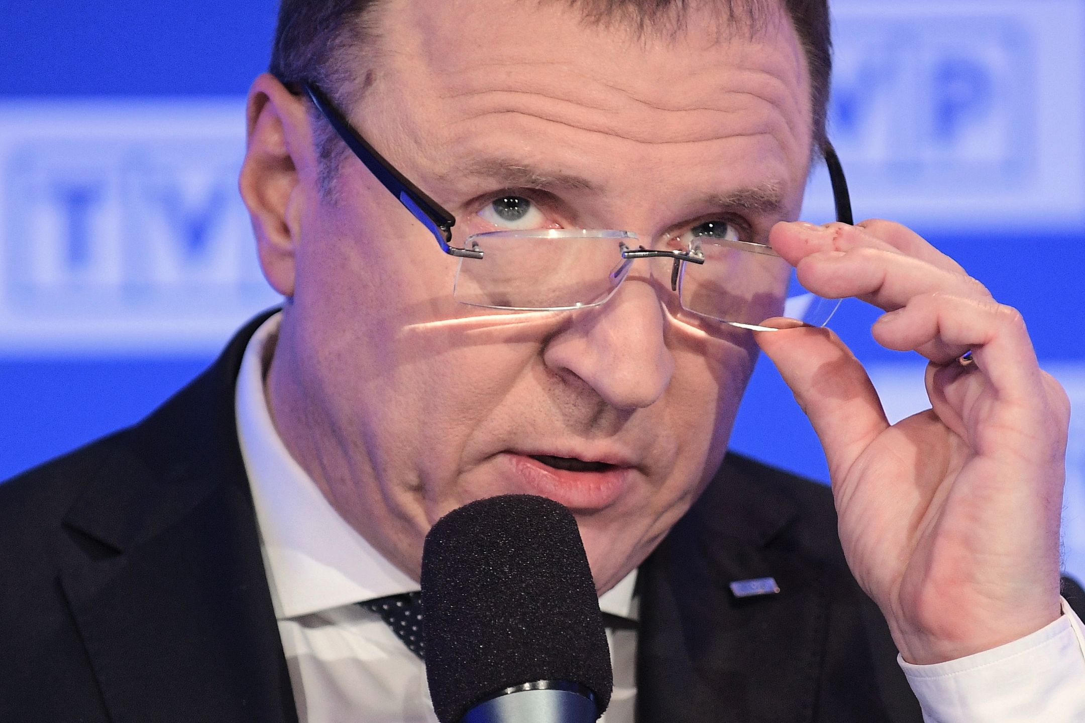 Prezes TVP Jacek Kurski podczas konferencji prasowej