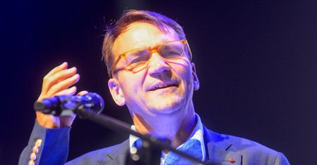 Radosław Sikorski: Gdyby Gowin miał cojones, powiedziałby: "albo będę premierem, albo tego rządu nie będzie"