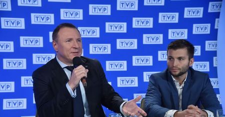 Jacek Kurski cieszy się z powrotu meczów na antenę TVP. "To nowy wymiar patriotyzmu, powinniśmy być z narodem"