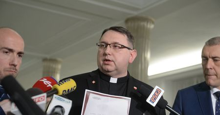 Były współpracownik Kornela Morawieckiego z zarzutami. Marek P. miał zdefraudować pieniądze