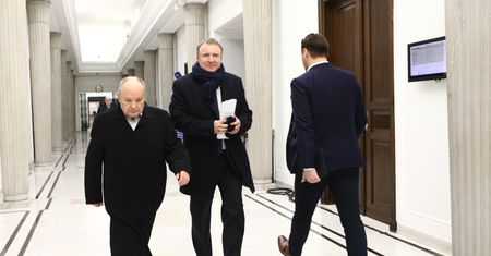 NEWS WP: Człowiek Andrzeja Dudy zawieszony w Zarządzie TVP, współpracownicy Jacka Kurskiego zostają. "Cios dla prezydenta"