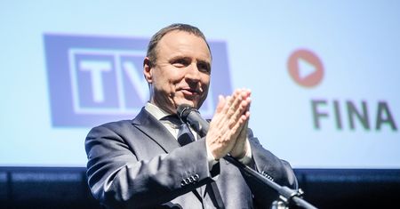 Jacek Kurski może otwierać szampana: TVP znowu wygrywa!