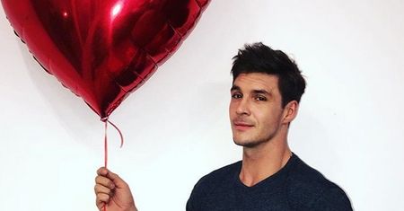 Mikołaj Roznerski uchodzi za jednego z najprzystojniejszych polskich aktorów. Jak wyglądał kiedyś?