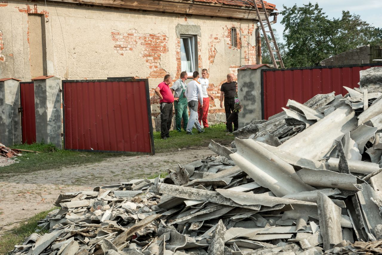 "Wszystko pod kontrolą". Pierwsze pieniądze na kontach poszkodowanych przez nawałnice