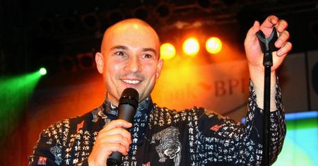 Stachursky prezentuje nowy singiel. "Doskozzza" hitem wiosny?