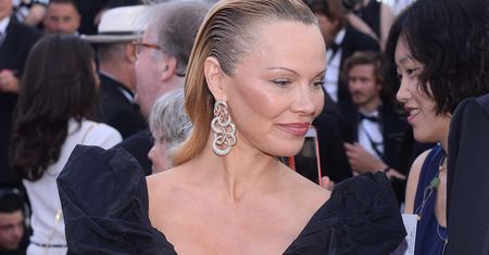 Elegancka Pamela Anderson w Cannes