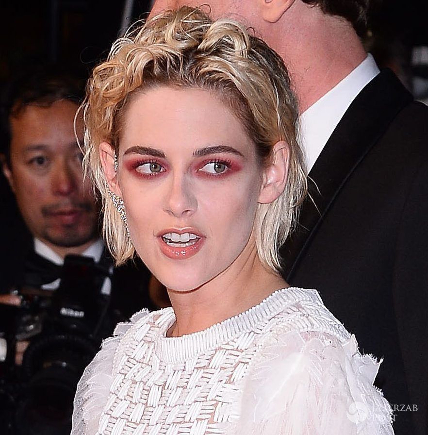 Sukienka: Chanel. Kristen Stewart na premierze filmu "Personal Shopper", festiwal w Cannes 2016 (fot. ONS)