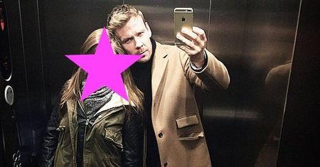 Dawid Wolinski z córką w windzie