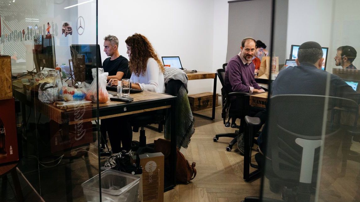 Młodzi inżynierowie mają rozwiązywać problemy państwowych firm i instytucji. W zamian mają szansę na gigantyczne - jak na początek - kontrakty