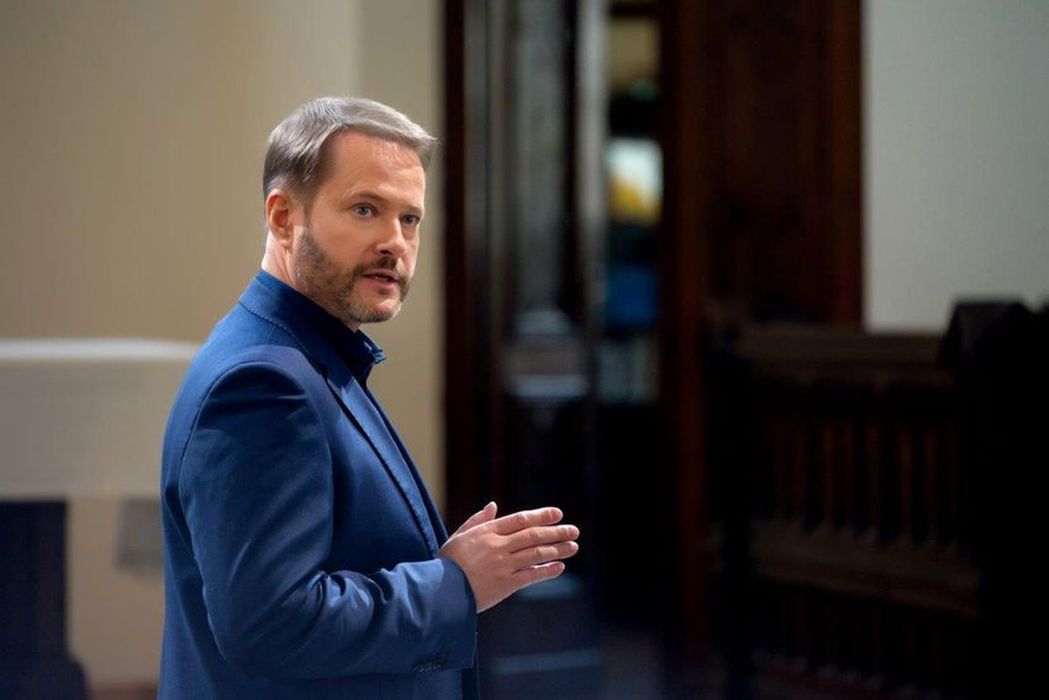 generza grzechu, Artur Żmijewski 