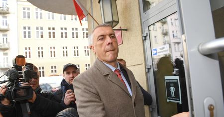 Decyzja sądu ws. byłych szefów KNF. Roman Giertych komentuje