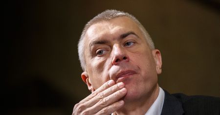 Roman Giertych kpi z premiera. "Plan aresztowania Mateusza Morawieckiego"