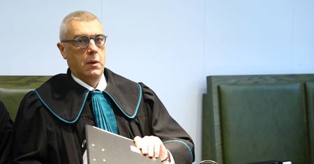 Roman Giertych dostał wezwanie do zapłaty grzywny. "Mogą próbować osadzić mnie w areszcie"