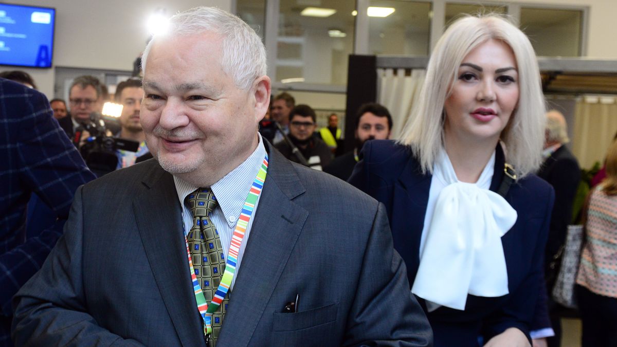 Szokujące zarobki w NBP rusycystki i byłej radnej PiS to tylko wierzchołek góry lodowej.