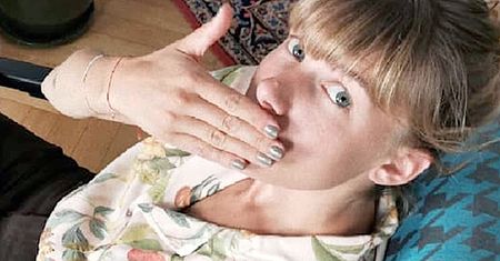 Marta Wierzbicka odpicowała nowy dom. Designerska kanapa zajmuje pół salonu i kosztuje niemało