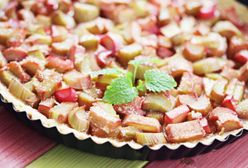 Tarta bez pieczenia z rabarbarem