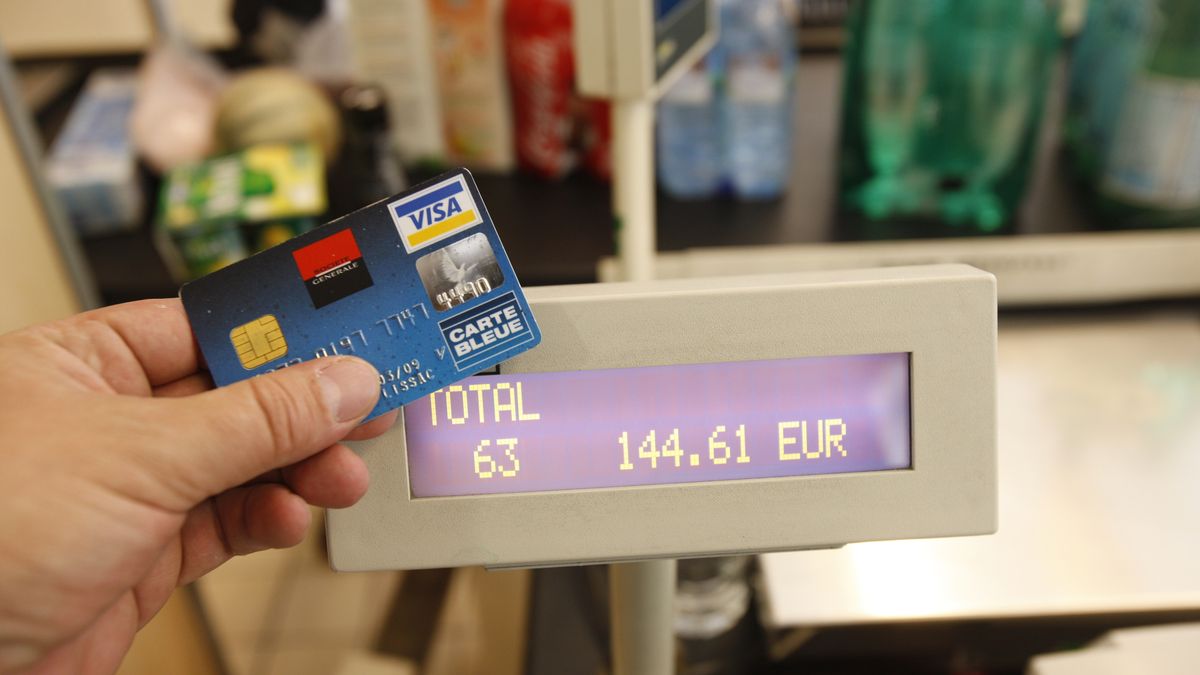 Czasami zagraniczne wojaże mogą skończyć się blokadą karty płatniczej. Dlatego lepiej poinformować bank, gdzie się wybieramy