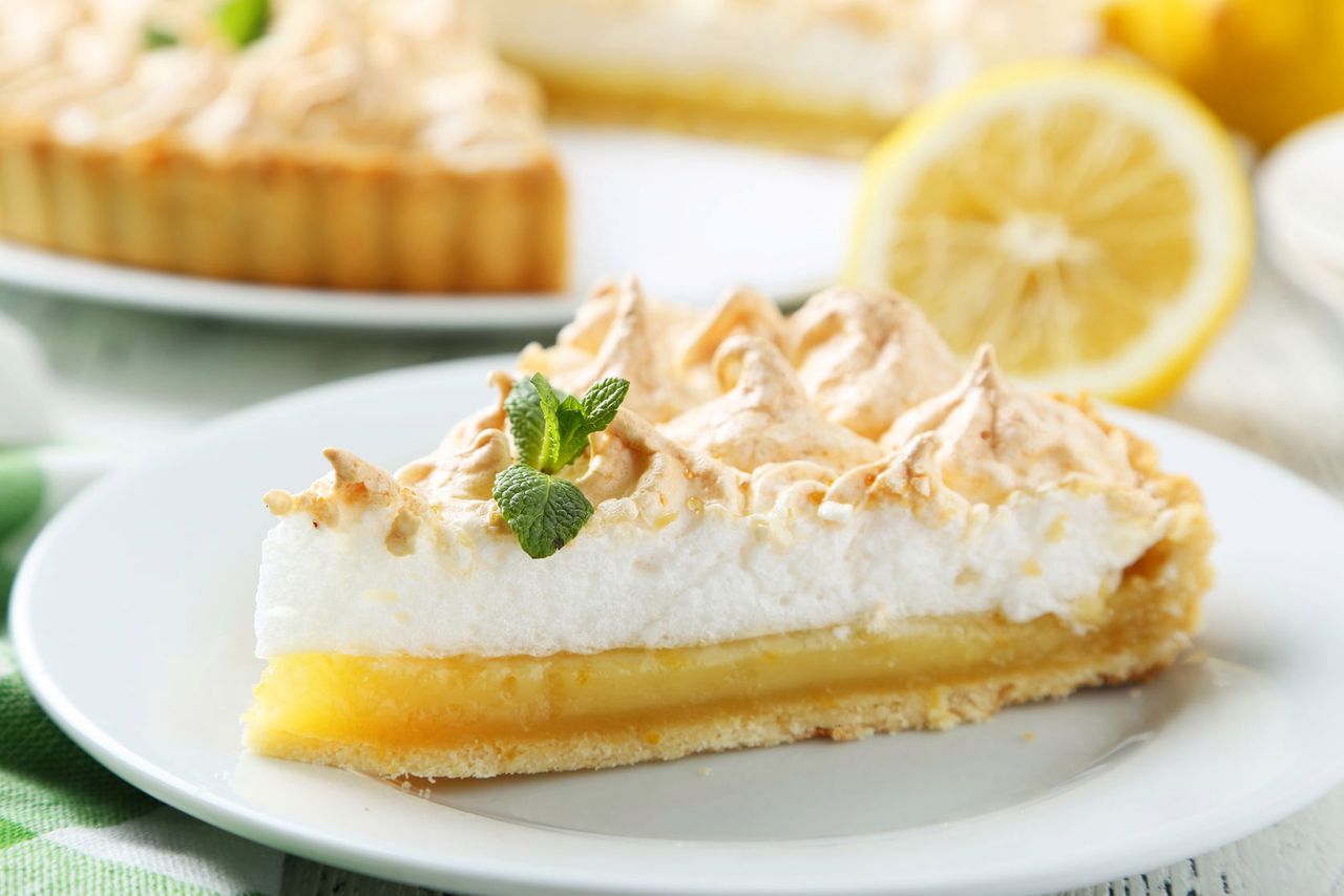Tarta cytrynowa na kruchym spodzie z bezą