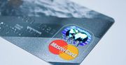 Kobiety ukradły kartę bankomatową, a kolega płacił nią za alkohol