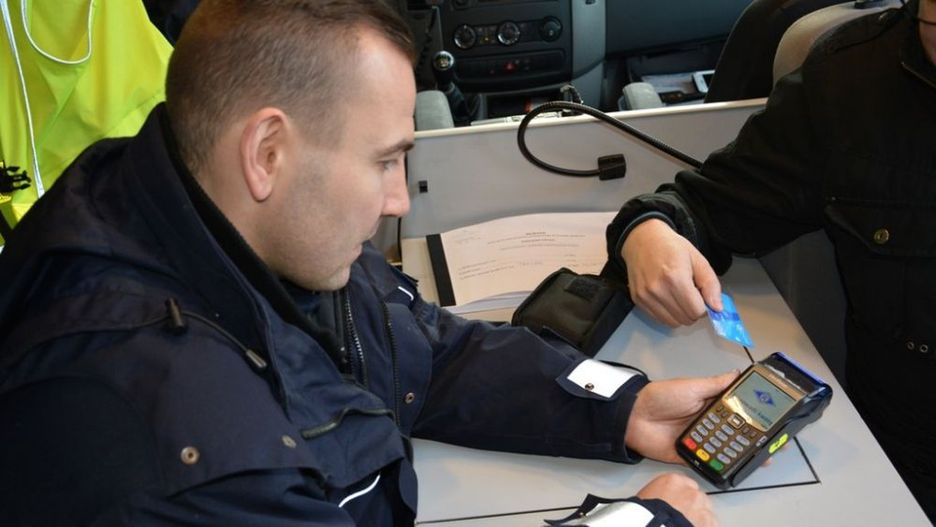 Terminale ułatwią karanie kierowców zameldowanych za granicą