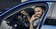 Marcin Gortat odebrał kluczyki do nowego porsche. To hybrydowa panamera sport turismo