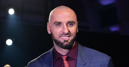 Marcin Gortat z partnerką na premierze "Wiedźmina"